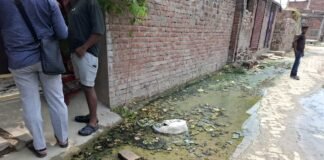 उत्तर प्रदेश : महाबलपुर में दो महीने से जलभराव, सड़क पर उतरे ग्रामीण; समाधान न होने पर बड़े आंदोलन की चेतावनी