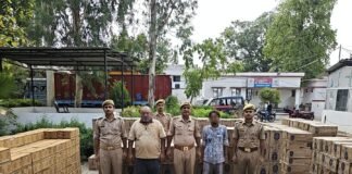 उत्तर प्रदेश : लोहे के गुप्त केबिन और लकड़ी के बुरादे में छिपाकर पंजाब से बिहार लाई जा रही 58 लाख की अवैध शराब ज़ब्त