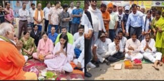 रायबरेली में क्रेडिट की ‘जंग’ में चमकी भक्तों की किस्मत: 12 घंटे में एक ही सड़क का दो बार भूमिपूजन, विधायक और पालिकाध्यक्ष आए आमने-सामने!
