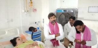 चंदौली: सपा नेत्री गार्गी पटेल से मिलने पहुंचे राष्ट्रीय प्रवक्ता, भाजपा पर साधा निशाना