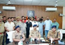 उत्तर प्रदेश : इटावा पुलिस की त्वरित कार्रवाई, 4 घंटे में दो महिला टप्पेबाज गिरफ्तार; सोने के कुंडल-मंगलसूत्र बरामद