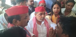 उत्तर प्रदेश : सपा प्रदेश अध्यक्ष श्यामलाल पाल पहुंचे अमेठी, मृतक बुजुर्ग के परिजनों से की मुलाकात, अखिलेश यादव ने दी एक लाख रुपये की आर्थिक सहायता