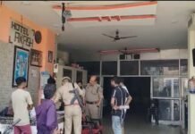 उत्तर प्रदेश : वीडियो कॉल पर प्रेमिका के सामने युवक ने होटल में लगाई फांसी, पुलिस जांच में जुटी