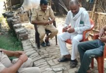 उत्तर प्रदेश : मुख्यमंत्री के गोण्डा आगमन पर सपा नेता सुभाष गौतम को पुलिस ने किया नजरबंद, घर पर तैनात रहा प्रशासन