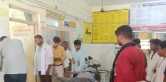 उत्तर प्रदेश : कर्नलगंज बस स्टॉप पर लावारिस हालत में मिला अधेड़, सीएचसी में डॉक्टरों ने किया मृत घोषित; पहचान में जुटी पुलिस