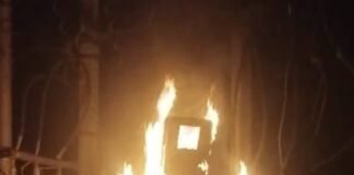 उत्तर प्रदेश : शॉर्ट सर्किट से ट्रांसफार्मर में लगी भीषण आग, फायर ब्रिगेड ने कड़ी मशक्कत के बाद पाया काबू