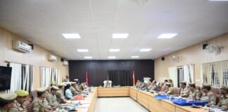 UP: मोहर्रम को लेकर पुलिस अलर्ट, एसपी ने अधिकारियों के साथ की समीक्षा बैठक