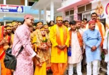 खलीलाबाद में पिपलेश्वर महादेव की प्राण प्रतिष्ठा को निकली कलश यात्रा,सरयू से लाए गए पवित्र जल से होगा अनुष्ठान