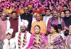 वाराणसी: मंत्री दयाशंकर मिश्र ‘दयालु’ के पुत्र के विवाह समारोह में पहुंचे CM योगी, नवविवाहित जोड़े को दिया आशीर्वाद