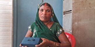 UP: जौनपुर में नकली नोटों की गड्डी दिखाकर महिला को बनाया शिकार, दो उचक्के सोने का आभूषण लेकर फरार