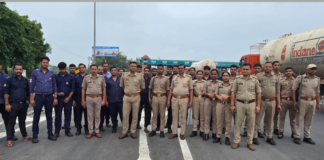 UP: किसानों के दिल्ली मार्च को लेकर हाई अलर्ट: महुअन टोल पर पुलिस का पहरा; नहीं निकला कोई जत्था