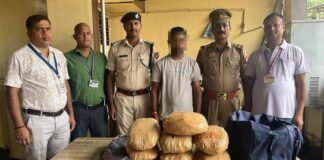 UP: DFCCIL रेलवे लाइन के पास 7.424 किलो गांजा बरामद, अलीनगर पुलिस-आरपीएफ की संयुक्त कार्रवाई में तस्कर गिरफ्तार