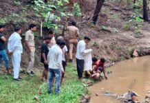 सोनभद्र में बारिश बनी काल! उफनते नाले में मां-बेटे बहे, 8 महीने के मासूम की मौत