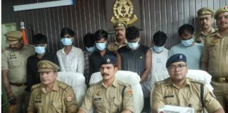 UP: वाराणसी में 5 लाख लूटकांड का खुलासा, 8 आरोपी गिरफ्तार, मुठभेड़ में मुख्य आरोपी के पैर में लगी गोली