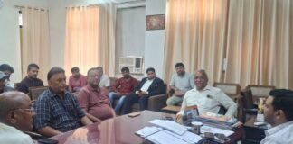 UP: मथुरा में गेस्ट हाउस संचालकों का फूटा गुस्सा, प्रशासन के सामने रखी बड़ी मांग
