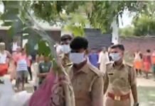 UP: बहराइच में घर में फंदे से लटका मिला युवक का सड़ा-गला शव, आत्महत्या की आशंका