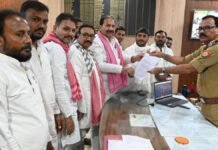 UP: सांसद निशिकांत दुबे के बयान पर संग्राम सिंह यादव का महासंग्राम, सपा विधायक ने की FIR मांग