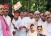 UP: वाराणसी में मंत्री रविंद्र जायसवाल के खिलाफ सपा का प्रदर्शन, जिला मुख्यालय पर जमकर नारेबाजी