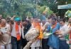 UP: मंत्री रविंद्र जायसवाल के समर्थन में उतरी बीजेपी, अखिलेश यादव का पुतला फूंका