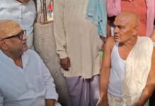 UP: चंदौली में पीड़ित परिवार के घर पहुंचे अजय राय, 1 करोड़ मुआवजा और हत्या का मुकदमा दर्ज करने की मांग