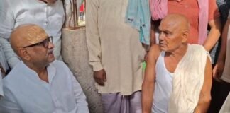 UP: चंदौली में पीड़ित परिवार के घर पहुंचे अजय राय, 1 करोड़ मुआवजा और हत्या का मुकदमा दर्ज करने की मांग