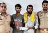 मथुरा: फर्जी आधार और सिम के जरिए साइबर ठगी करने वाले दो आरोपी गिरफ्तार, पांच नकली आधार कार्ड बरामद