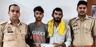 मथुरा: फर्जी आधार और सिम के जरिए साइबर ठगी करने वाले दो आरोपी गिरफ्तार, पांच नकली आधार कार्ड बरामद
