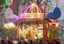 वाराणसी: 250 साल पुरानी परंपरा का शुभारंभ, भगवान जगन्नाथ की रथयात्रा में उमड़ा आस्था का सैलाब