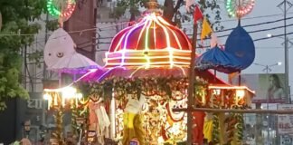 वाराणसी: 250 साल पुरानी परंपरा का शुभारंभ, भगवान जगन्नाथ की रथयात्रा में उमड़ा आस्था का सैलाब