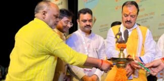 ‘गांवों का विकास सरकार का लक्ष्य, वाराणसी में ‘वीबी-जी राम जी अधिनियम’ सम्मेलन मे बोले केशव मौर्य