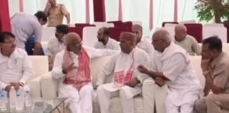 UP: अमेठी पहुंचे जल शक्ति मंत्री स्वतंत्र देव सिंह, पूर्व विधायक दादा तेजभान सिंह की तेरहवीं में दी श्रद्धांजलि
