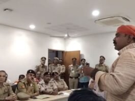 वाराणसी: सावन में ज्ञानवापी परिसर में नमाज पर रोक की मांग, शिवसेना ने मंदिर प्रशासन को सौंपा ज्ञापन