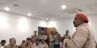 वाराणसी: सावन में ज्ञानवापी परिसर में नमाज पर रोक की मांग, शिवसेना ने मंदिर प्रशासन को सौंपा ज्ञापन