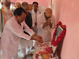 UP: मिर्जापुर पहुंचे कांग्रेस प्रदेश अध्यक्ष अजय राय, सपा गठबंधन से लेकर राम मंदिर मुद्दे तक सरकार पर साधा निशाना