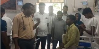 सांप ने डसा तो युवक ने कर दिया बवाल! जिंदा नाग को बाल्टी में बंद कर पहुंच गया अस्पताल
