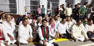 दिल्ली से बलिया तक हाहाकार…अखिलेश की गिरफ्तारी पर भड़के बागी सपाई