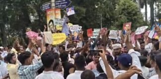 UP: राहुल गांधी की गिरफ्तारी के विरोध में वाराणसी में कांग्रेस का हंगामा, कई कार्यकर्ता हिरासत में
