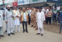 UP: जंतर-मंतर जा रहे कांग्रेसियों को पुलिस ने रोका, शिक्षा मंत्री के इस्तीफे की मांग पर सड़क पर प्रदर्शन