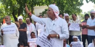 युवा, किसान और बिजली के मुद्दों पर कांग्रेस का हल्ला बोल…बलिया मे डीएम कार्यालय का घेराव