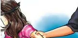 UP: पत्नी को अकेली देखकर रात 10 बजे घर में घुसा युवक, छेड़छाड़ का आरोप, शोर मचाते ही धमकी देकर भागा