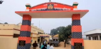 UP: बलिया में ट्यूबवेल पर सो रहे बुजुर्ग की ईंट से कुचलकर हत्या, जांच में जुटी पुलिस