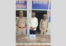 UP: सोशल मीडिया पर तमंचा लहराकर वीडियो बनाना पड़ा भारी, युवक गिरफ्तार