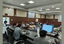 UP: शिक्षा और पोषण योजनाओं में लापरवाही बर्दाश्त नहीं: शत-प्रतिशत लक्ष्य पूरा करें अधिकारी- सीडीओ दयानंद प्रसाद