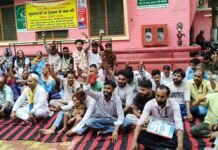 48 घंटे से ठप सफाई व्यवस्था! वेतन विवाद पर सहारनपुर जिला अस्पताल के 47 कर्मचारी हड़ताल पर, मरीज बेहाल