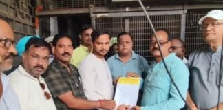 UP: रायबरेली में बिजली कटौती पर भड़के व्यापारी, एक्सईएन कार्यालय का किया घेराव