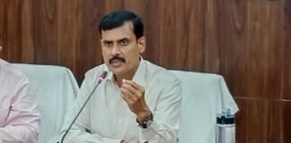 UP: बलिया में अवैध खनन पर बड़ी कार्रवाई, 16 वाहन सीज, 8.50 लाख का जुर्माना वसूला