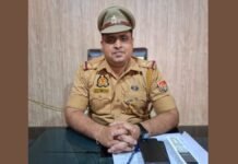 UP: इटावा में अवैध शराब पर पुलिस का शिकंजा, 18 क्वार्टर देशी शराब के साथ युवक गिरफ्तार