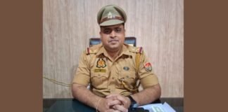 UP: इटावा में अवैध शराब पर पुलिस का शिकंजा, 18 क्वार्टर देशी शराब के साथ युवक गिरफ्तार