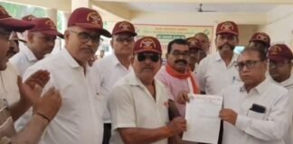 UP: 60 से 55 साल हुई सेवा आयु तो भड़के पूर्व सैनिक, CM से बोले- रोजगार मत छीनिए