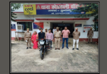 UP: भूमि विवाद में बुजुर्ग की हत्या का खुलासा, महिला समेत दो नाबालिग गिरफ्तार, कुल्हाड़ी व बाइक बरामद